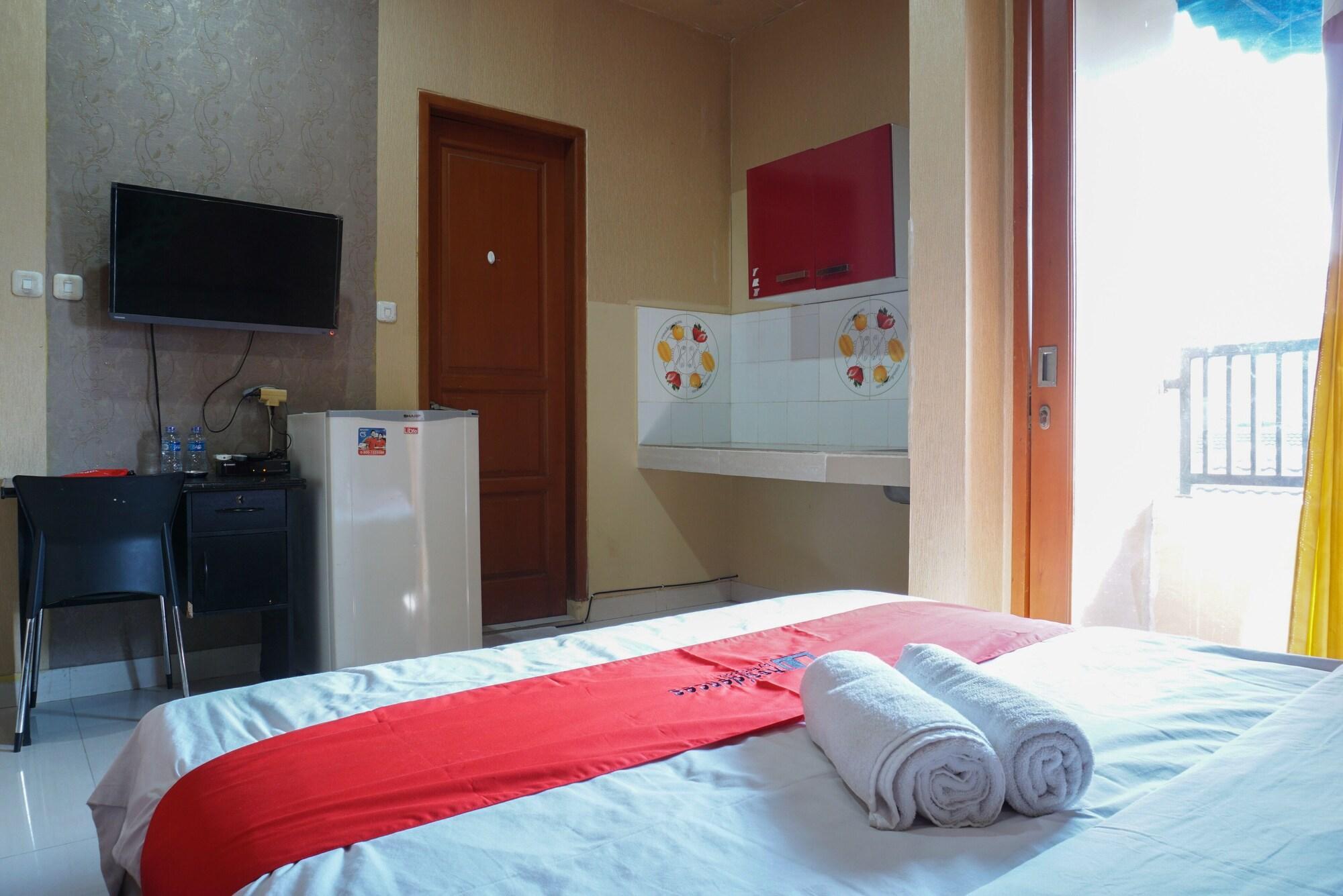 Hotel Reddoorz Near Kemang Square à Jakarta Extérieur photo