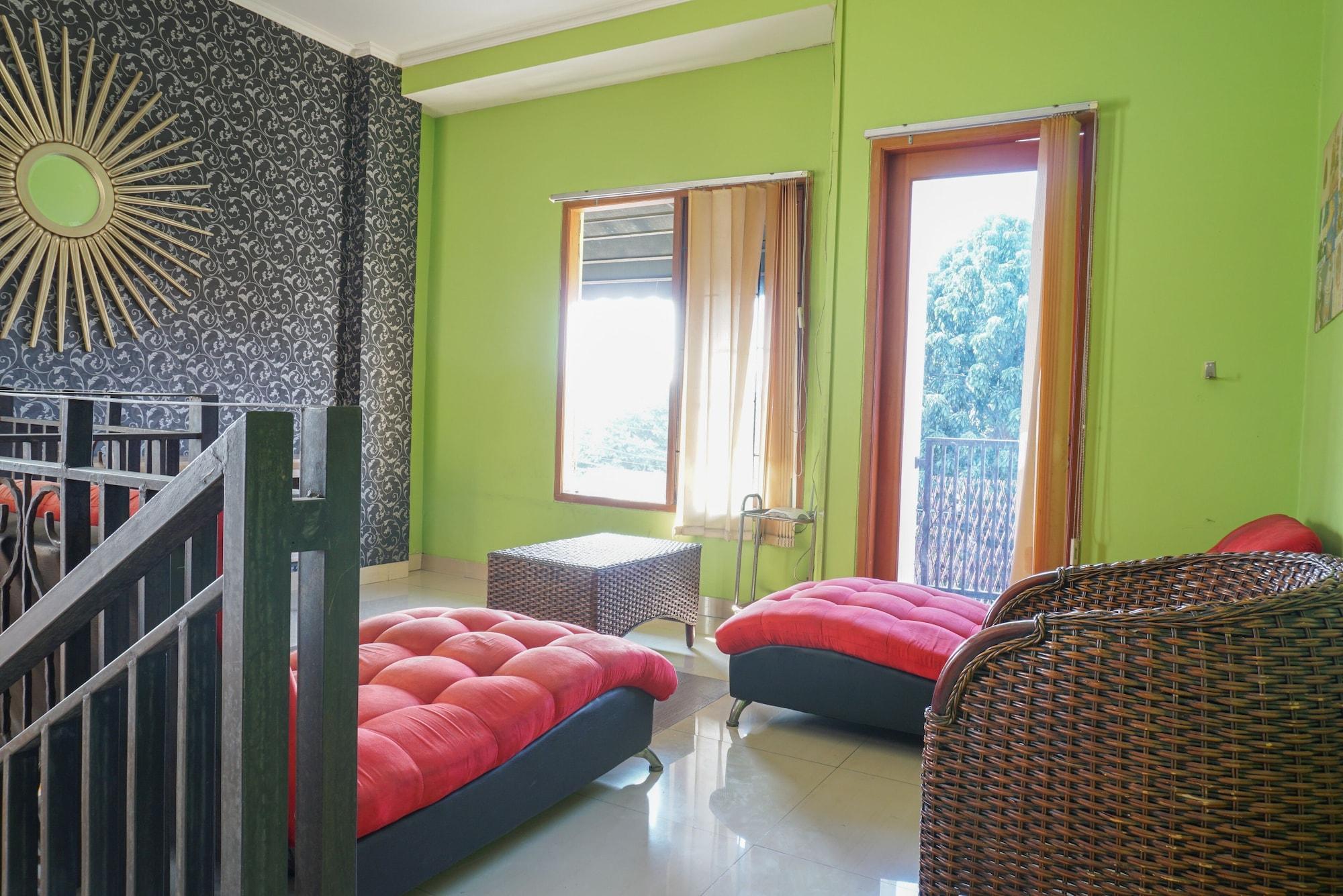 Hotel Reddoorz Near Kemang Square à Jakarta Extérieur photo